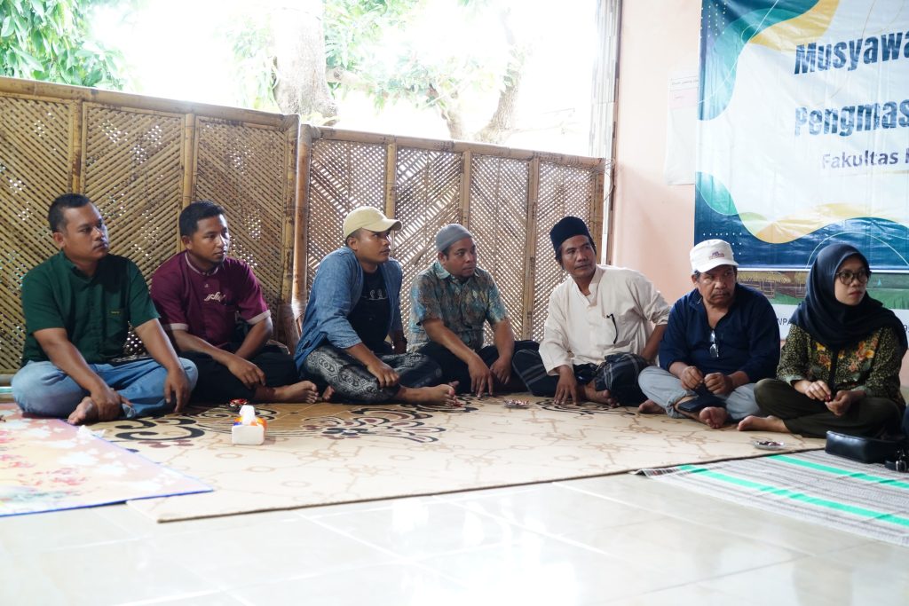 Suasana Musyawarah Masyarakat Desa bersama Fakultas Kedokteran Universitas Islam Al-Azhar di Desa Wisata Hijau Bilebante