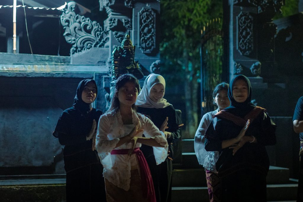 Pertunjukan tari tradisional Sasak dalam Paket Betemoe Desa Wisata Hijau Bilebante