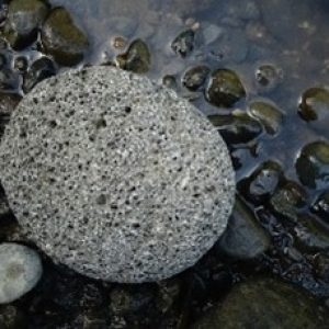 Batu apung ( pumice )